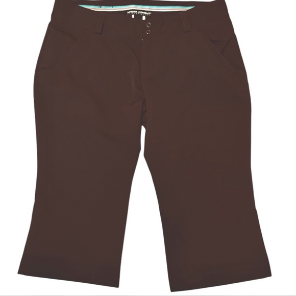 Under Armour Bermuda Golf Shorts Brown Sz 12 Women’s Summer Cropped Athletic - Picture 2 of 9